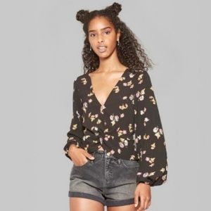 ❇️3/$30❇️ Wild Fable Black V-Neck Floral Print Knotted Semi Crop Long Sleeve XS